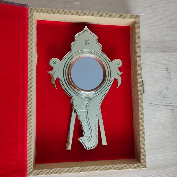 natural and artistic